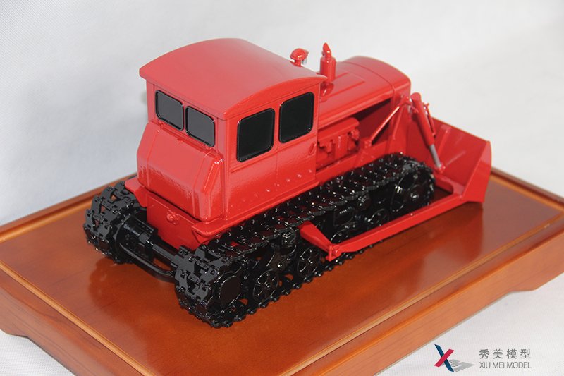 東方紅60推土機模型--博物館展覽模型--秀美模型