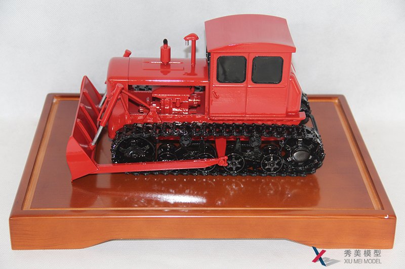 東方紅60推土機模型--博物館展覽模型--秀美模型
