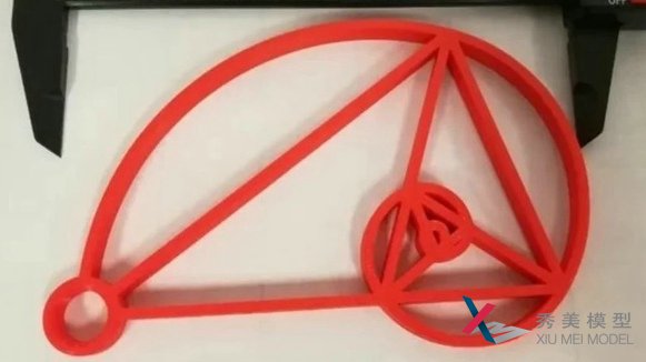 3D打印教學(xué)模型，展現數學(xué)方程式之美